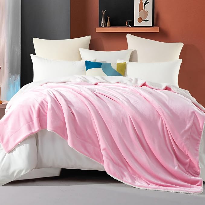 Elegant Comfort Ultra Soft Reversible Flannel Sherpa Blanket - Cozy Silky Fleece Throw for Couch, Bed - Plush Fuzzy Warm Winter Blanket for Gift, Full, Light Pink