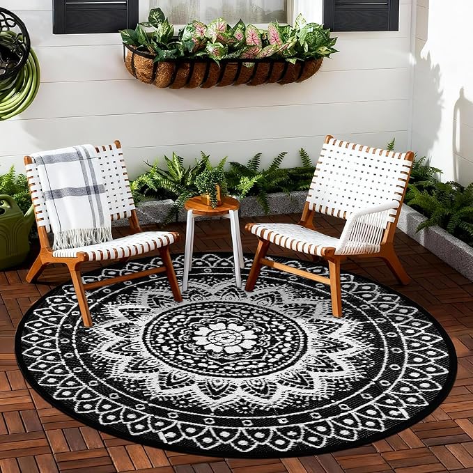 Round Outdoor Rugs for Patios, 5Ft Waterproof Reversible Plastic Straw Mat with Carry Bags, Boho Lightweight Outdoor Carpet Portable Round Floor Mat for Patio Camping Picnic Backyard RV,Black & White