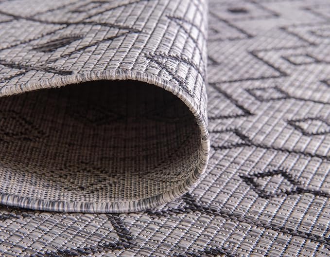 Unique Loom Outdoor Trellis Collection Area Rug - Tribal Trellis (7' 10" Round, Gray/ Black)