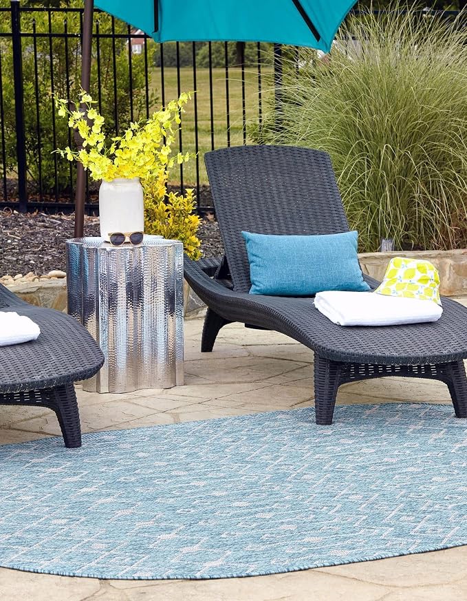 Unique Loom Outdoor Trellis Collection Area Rug - Tribal Trellis (7' 10" x 10' Oval, Aqua/ Ivory)