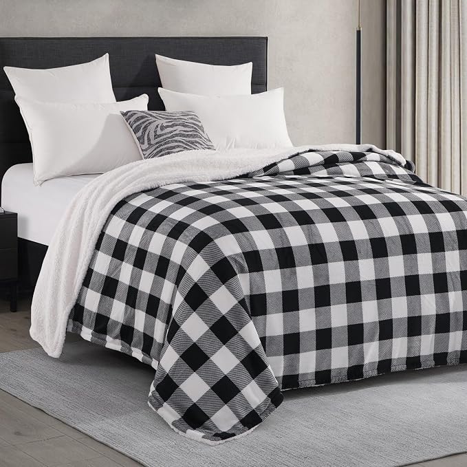 Elegant Comfort Ultra Soft Reversible Buffalo Plaid Flannel Sherpa Blanket - Cozy Silky Checkered Fleece Throw for Couch, Bed - Plush Fuzzy Warm Winter Blanket for Gift, Queen, Black