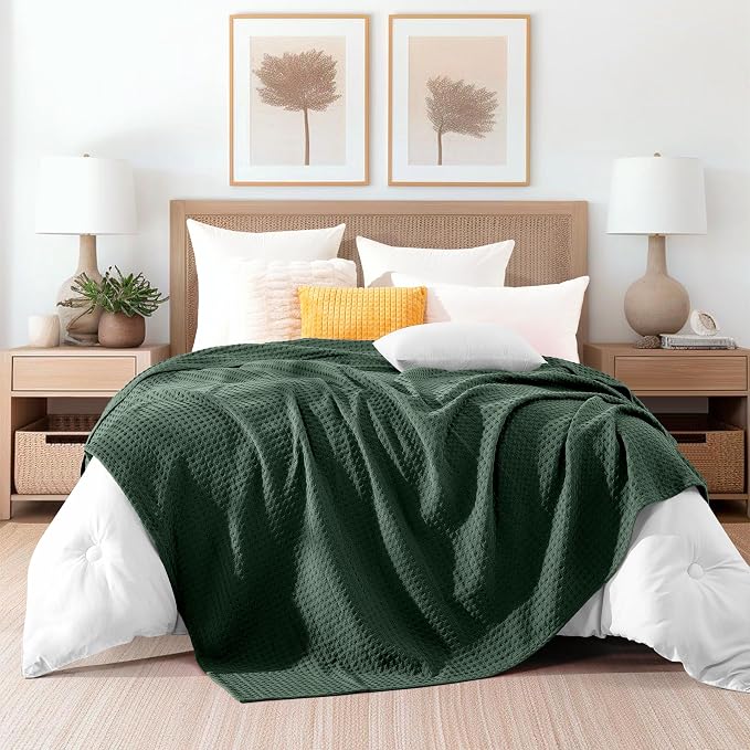 Elegant Comfort Premium 100% Cotton Waffle Blanket - Lightweight Breathable Waffle Weave Bed Blanket - Soft and Warm All Season Blanket for Couch, Sofa and Bed, Twin Size 68x88 Inches, Hunter Green