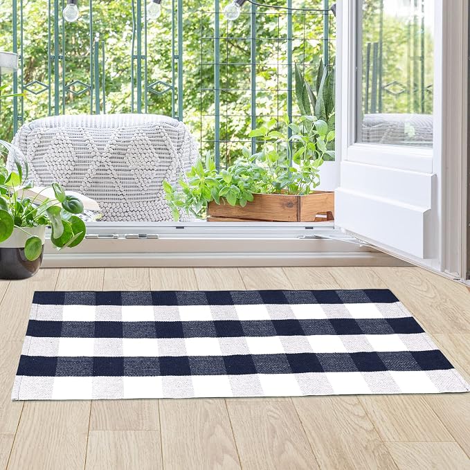 uxcell Buffalo Check Rug,Plaid Outdoor Rug,Layered Door Mat,Cotton Gingham Rugs,Floor Mat for Front Porch/Runner/Bedroom/Kitchen/Farmhouse 51"x24" Navy & White