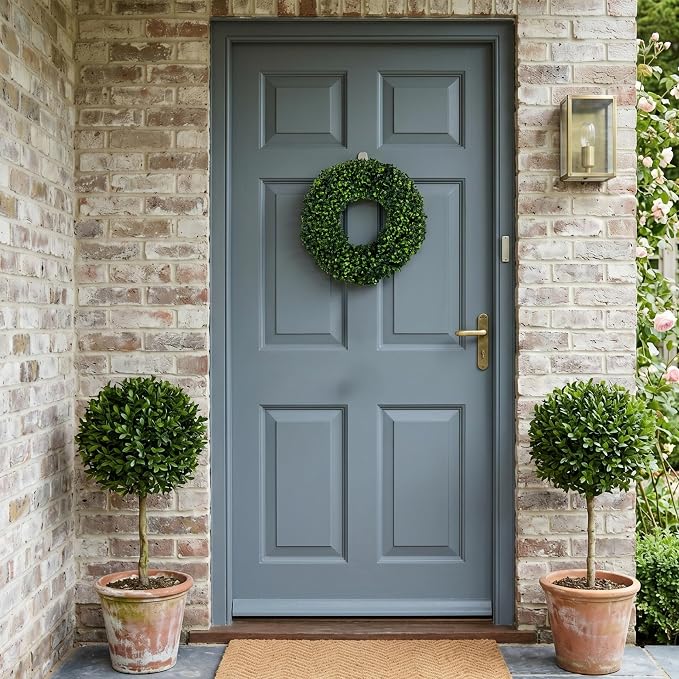 Pure Garden Round Boxwood Wreath for Front Door, Green, 16.5” | All-Season Artificial Boxwood Spring, Summer, Fall, or Winter Wreath, Indoor/Outdoor Modern Farmhouse Front Porch Decor