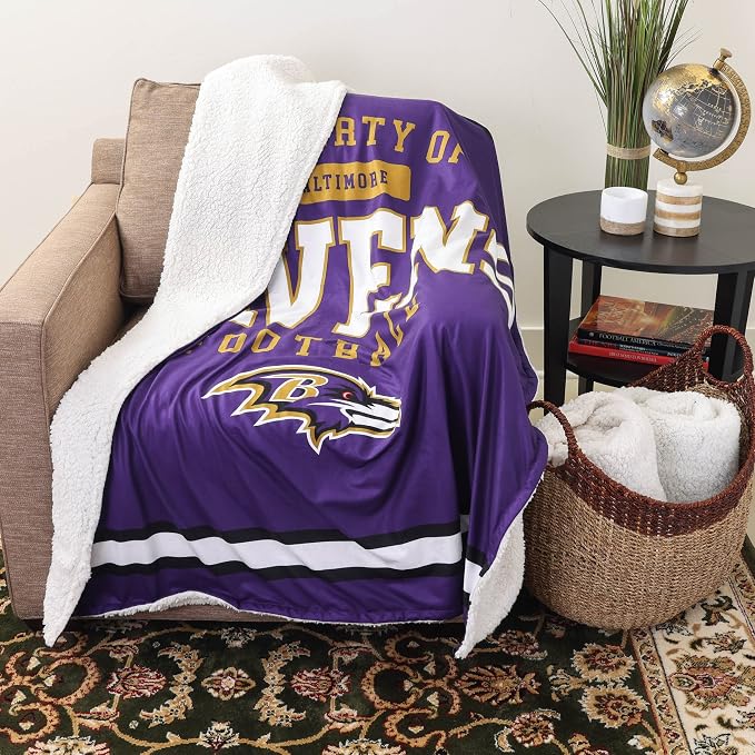 FOCO NFL Unisex-Adult NFL Team Logo Property 60" x 50" Sherpa Plush Throw Blanket