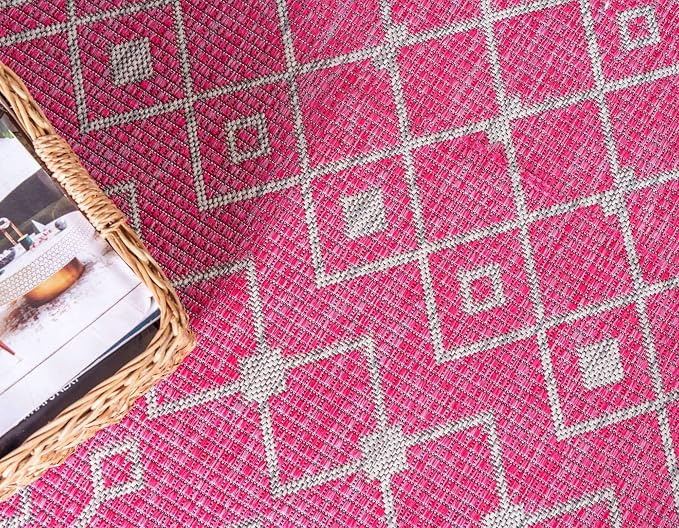 Unique Loom Outdoor Trellis Collection Area Rug - Tribal Trellis (6' 1" x 9' Rectangle, Fuschia/ Gray)