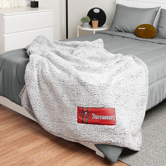 FOCO NFL Team Color Big Logo Cloud Sherpa Blanket 60" x 70"