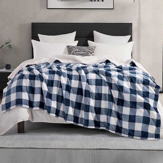 Elegant Comfort Ultra Soft Reversible Buffalo Plaid Flannel Sherpa Blanket - Cozy Silky Checkered Fleece Throw for Couch, Bed - Plush Fuzzy Warm Winter Blanket for Gift, Full, Navy
