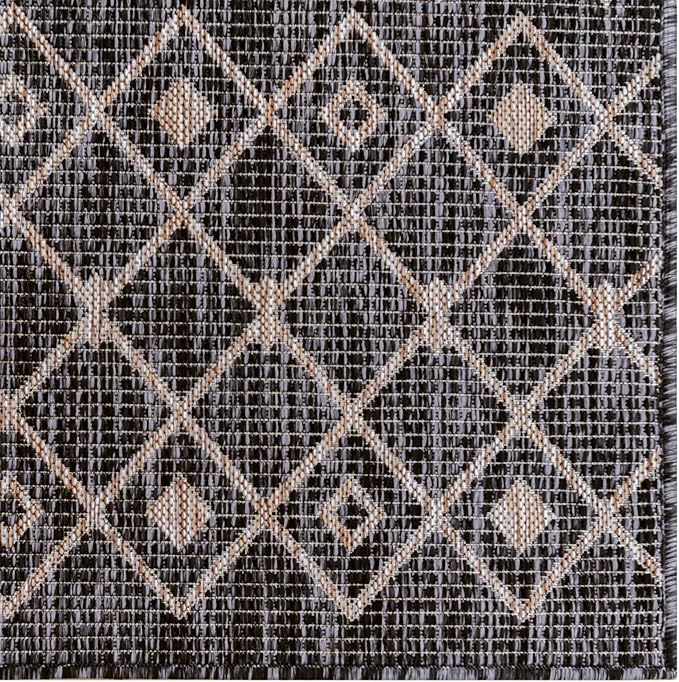 Unique Loom Outdoor Trellis Collection Area Rug - Tribal Trellis (5' 3" Square, Charcoal Gray/ Natural)