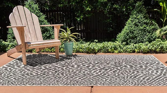 Unique Loom Outdoor Collection Area Rug - Cape Town (4' 1' x 6' 1' Rectangle, Black/ Ivory)