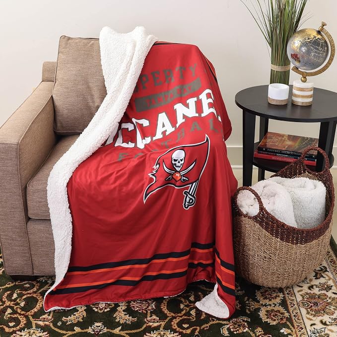 FOCO NFL Unisex-Adult NFL Team Logo Property 60" x 50" Sherpa Plush Throw Blanket