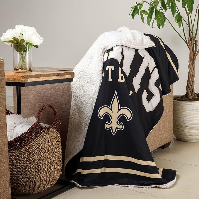 FOCO NFL Unisex-Adult NFL Team Logo Property 60" x 50" Sherpa Plush Throw Blanket