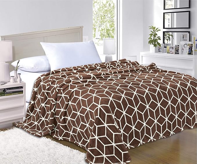 Elegant Comfort #1 Fleece Blanket on Amazon - Luxury Micro-Fleece Ultra Plush Cube Pattern - All Season Blanket, Twin/Twin XL, Grey