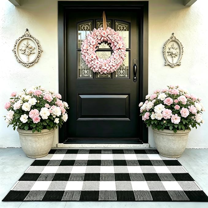 Buffalo Plaid Rug 2'4'' x 3'7'', Black and White Washable Farmhouse Checkered Rug, Non-Slip Indoor Outdoor Floor Mat for Living Room, Bedroom, Entryway, Kitchen, Laundry Room, Patio, Porch