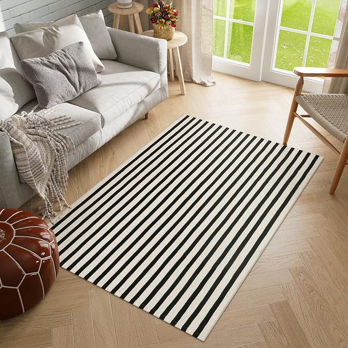 LEEVAN 4'X6' Black and White Striped Woven Cotton Reversible Outdoor Rug | Machine Washable Front Porch Rug, Entryway Door Mat, Indoor Layering Carpet for Balcony Farmhouse Laundry Patio