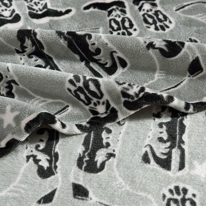 Wrangler - Blanket, Super Soft Plush Fleece Bedding, Yellowstone Inspired Throw Blanket for Couch or Bed (Knockin Boots Green, 50" x 60")