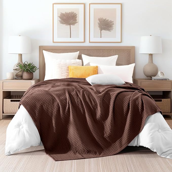 Elegant Comfort Premium 100% Cotton Waffle Blanket - Lightweight Breathable Waffle Weave Bed Blanket - Soft and Warm All Season Blanket for Couch, Sofa and Bed, King Size 90x108 Inches, Brown