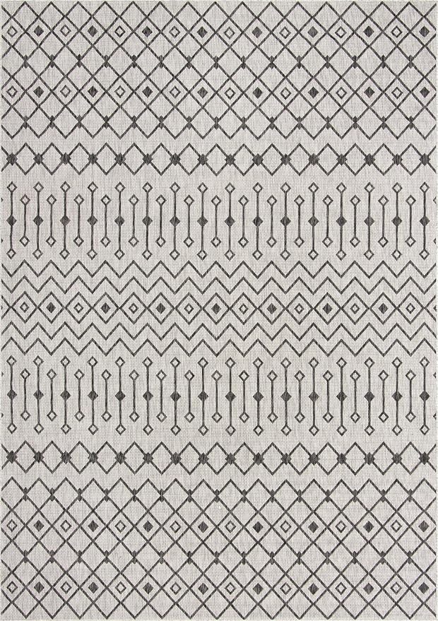Unique Loom Outdoor Trellis Collection Area Rug - Tribal Trellis (10' x 14' 1" Rectangle, Gray/ Black)