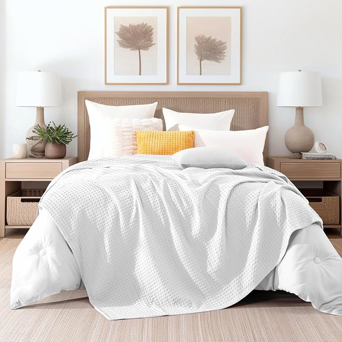 Elegant Comfort Premium 100% Cotton Waffle Blanket - Lightweight Breathable Waffle Weave Bed Blanket - Soft and Warm All Season Blanket for Couch, Sofa and Bed, Queen Size 90x90 Inches, White