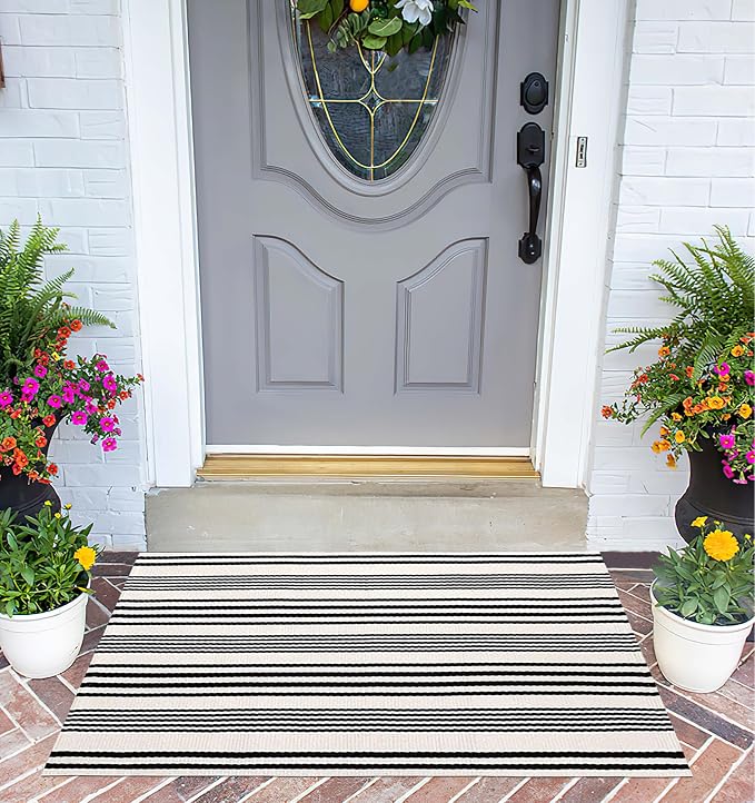 Black and White Striped Doormat 24'' x 35'' Front Porch Rug Machine Washable Indoor Outdoor Doormat for Front Porch Hand-Woven Entryway Rug for Laundry/Bathroom/Bedroom