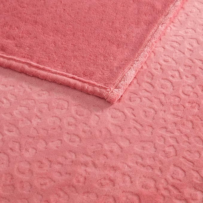 Betsey Johnson - Reversible Plush Throw 50x70, Blanket for Bed or Couch | Soft Plush Fabric, Cozy Warmth, Leopard Print Design, 50x70 Size, Machine Washable