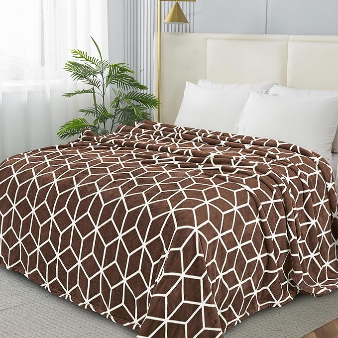 Elegant Comfort Luxury Velvety-Soft Coral Flannel Blanket Micro-Velour Ultra-Softness Fuzzy Plush, Twin/Twin XL, Chocolate Brown