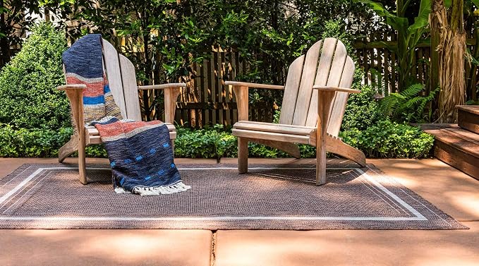 Unique Loom Outdoor Border Collection Area Rug - Soft Border (5' 3" x 8' Rectangle, Brown/ Ivory)