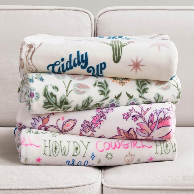 Jessica Simpson Plush 50"X60" Throw Blanket - Midnight Garden Loden Green