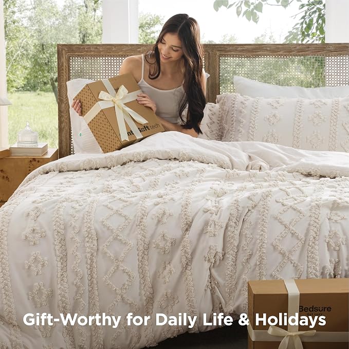 Bedsure Tufted Boho Comforter Set Twin Size - Ivory Boho Bed Set, GentleSoft™ 2 Pieces Farmhouse-Style Embroidery Bedding, Gifts for Woman, Soft Jacquard Twin Comforter for All Seasons