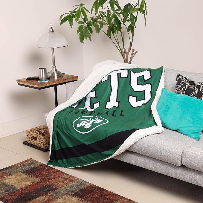 FOCO NFL Unisex-Adult NFL Team Logo Property 60" x 50" Sherpa Plush Throw Blanket