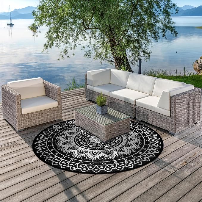 Round Outdoor Rugs for Patios, 5Ft Waterproof Reversible Plastic Straw Mat with Carry Bags, Boho Lightweight Outdoor Carpet Portable Round Floor Mat for Patio Camping Picnic Backyard RV,Black & White