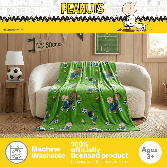 Franco Collectibles® Peanuts® Snoopy & Gang Soccer Throw, Super Soft Plush Cozy Throw Blanket, 46 in x 60 in, 2026 World Soccer Tournament (Official Peanuts® Product)