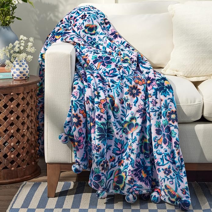 Vera Bradley Women's Fleece Throw Blanket – Soft Plush Blanket for Couch, Bedroom & Home Décor