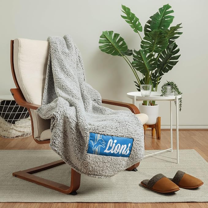 FOCO NFL Team Color Big Logo Cloud Sherpa Blanket 60" x 70"