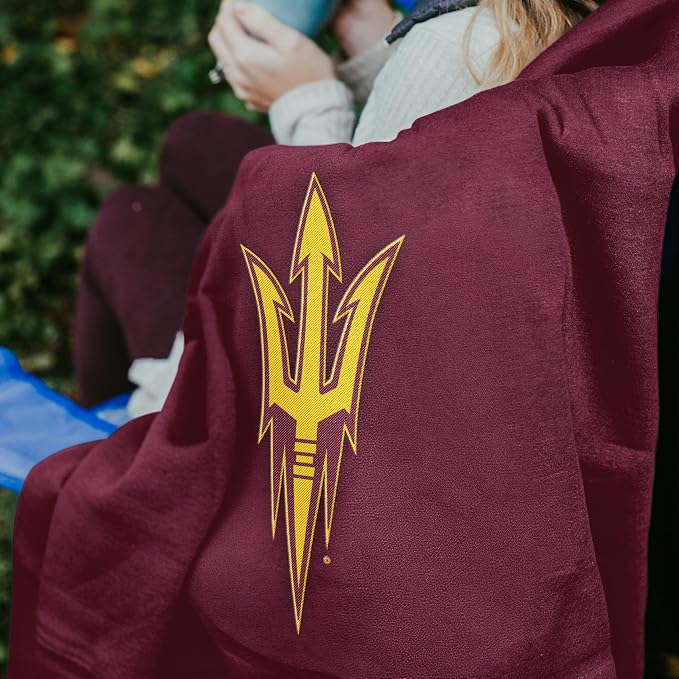 Logo Brands NCAA Unisex-Adult Sweatshirt Blanket