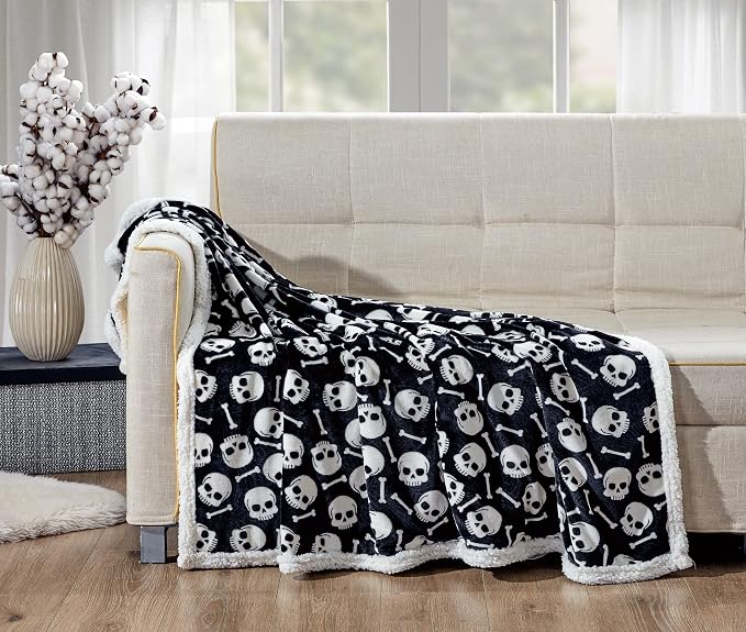 Elegant Comfort Reversible, Printed Sherpa Throw Blanket, All-Season Blanket- Super Soft, Cozy and Plush- Decorative Throw, Perfect for Lounging, 50 x 60 inches, Skull & Bones, Sherpa Throw Blanket