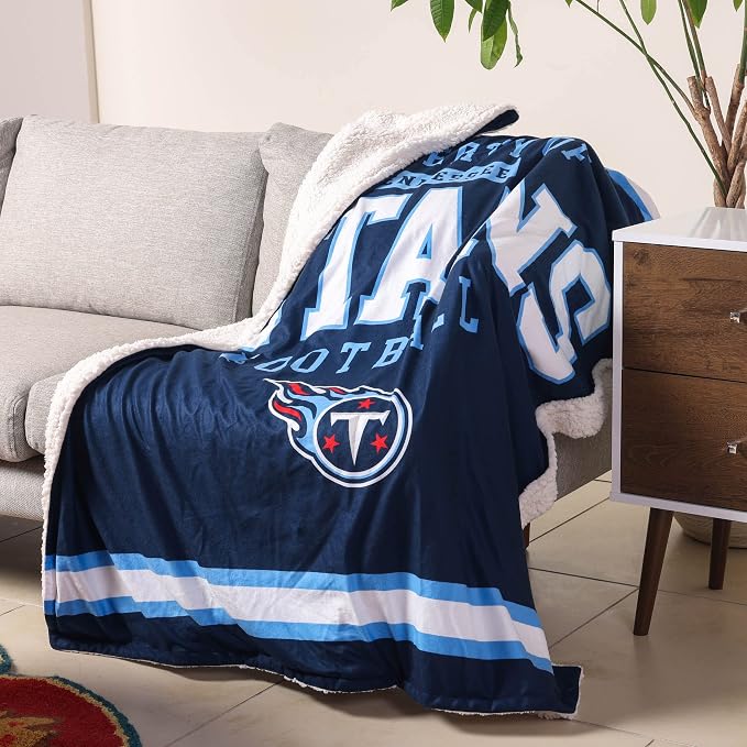 FOCO NFL Unisex-Adult NFL Team Logo Property 60" x 50" Sherpa Plush Throw Blanket