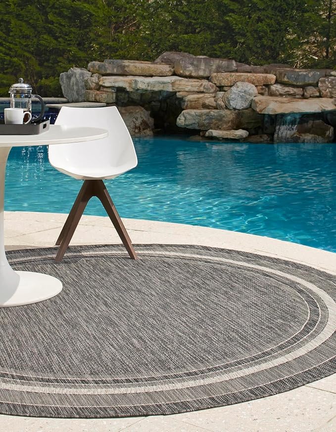 Unique Loom Outdoor Border Collection Area Rug - Soft Border (4' 1" Round, Black/ Ivory)