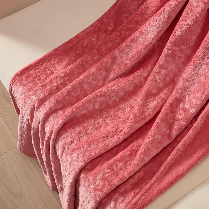 Betsey Johnson - Reversible Plush Throw 50x70, Blanket for Bed or Couch | Soft Plush Fabric, Cozy Warmth, Leopard Print Design, 50x70 Size, Machine Washable
