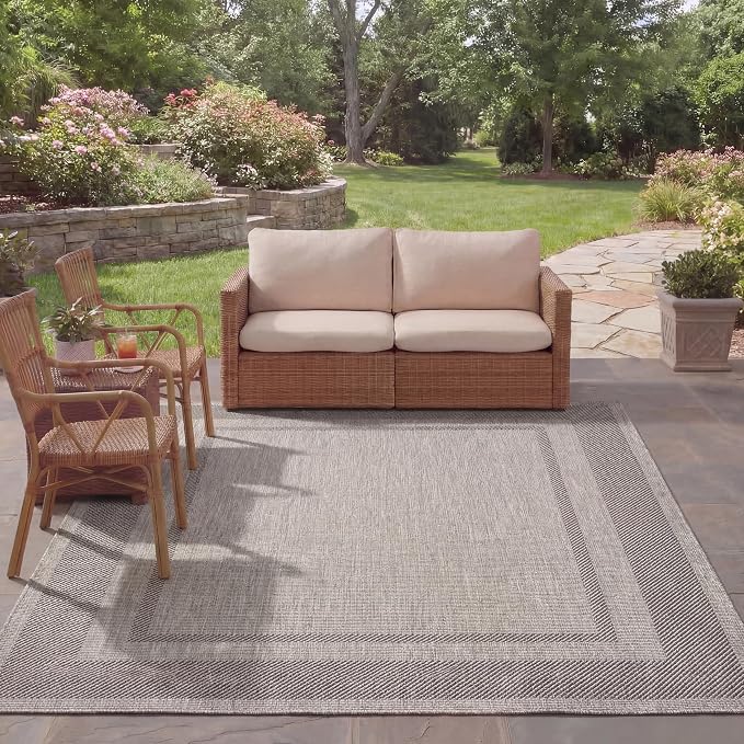 SAFAVIEH Courtyard Outdoor Rug 6x8, Beige & Black CY8477-36612