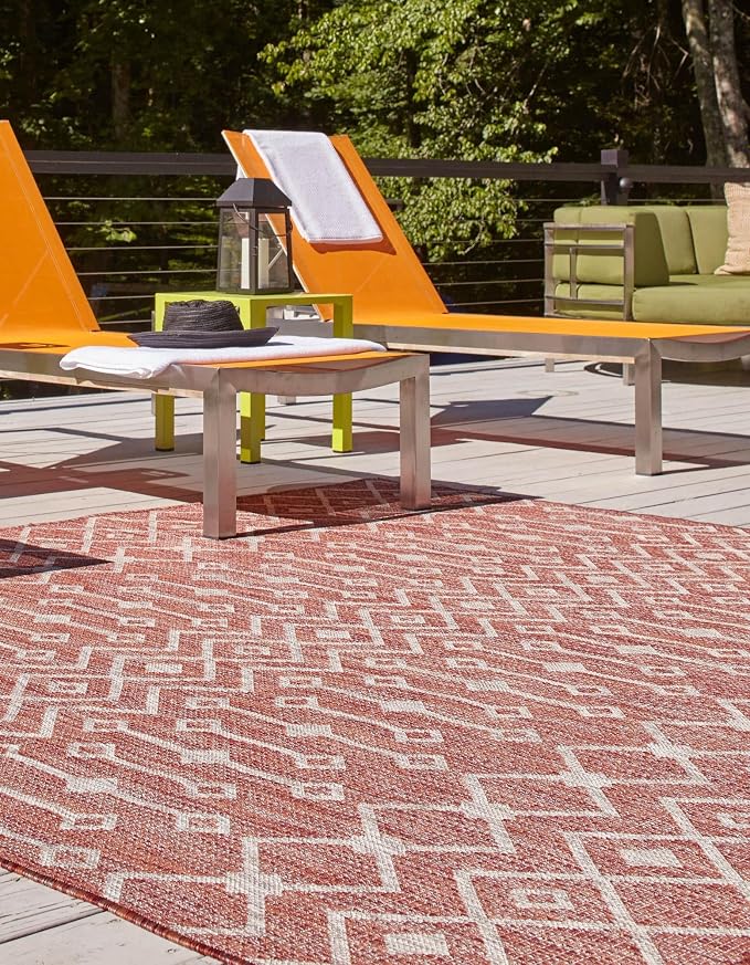 Unique Loom Outdoor Trellis Collection Area Rug - Tribal Trellis (7' 10" Square, Rust Red/ Ivory)