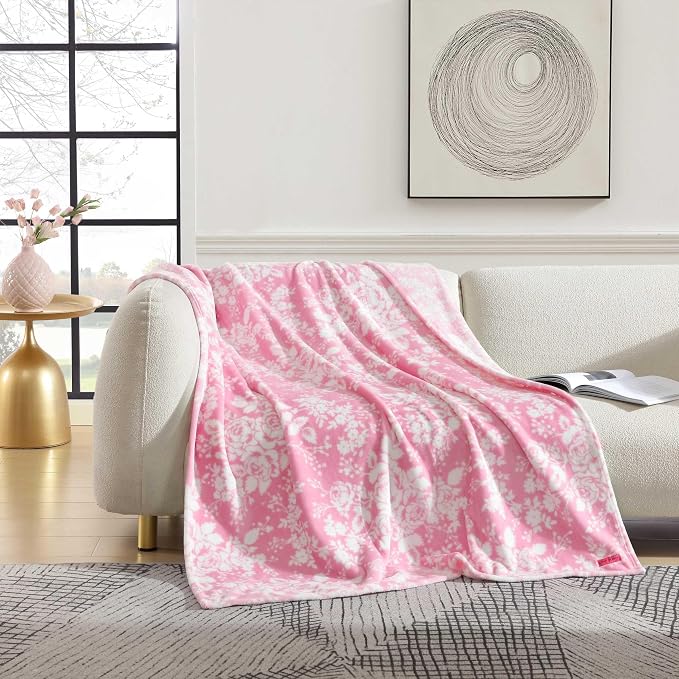Betsey Johnson - Blanket, Buttery-Soft Throw Blanket for Couch or Bed, Boldly Plush & Oversized Bedding (Cottage Floral Pink, 50" x 70")