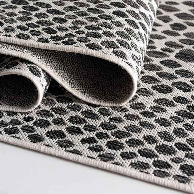 Unique Loom Outdoor Collection Area Rug - Cape Town (7' 10' Square, Black/ Ivory)