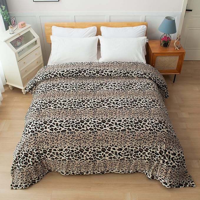 Elegant Comfort Luxury Velvety Feel Blanket, All-Season Lightweight Blanket, Ultra Plush, Soft, Cozy-Fuzzy Flannel Fleece for Couch, Sofa, Bed, Travel, Animal Print Design, Twin/Twin XL, Leopard