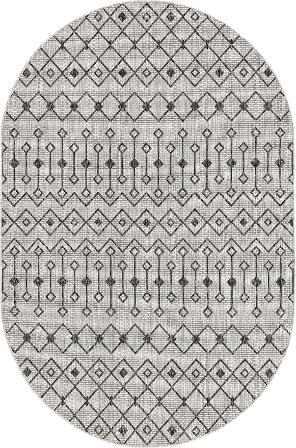 Unique Loom Outdoor Trellis Collection Area Rug - Tribal Trellis (5' 3" x 8' Oval, Gray/ Black)