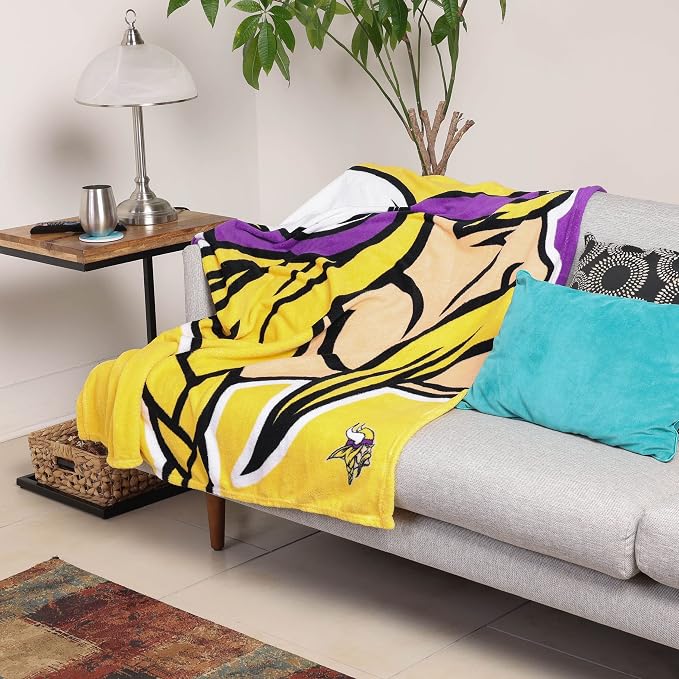 FOCO NFL Unisex-Adult NFL Team Logo 60" x 50" Supreme Slumber Plush Throw Blanket