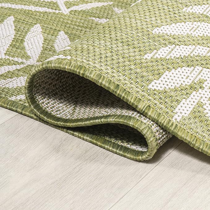 JONATHAN Y Palm Frond Indoor Outdoor Area Rug 4X6 Green/Cream, Nevis for Backyard, Patio, Porch, Easy-Cleaning, High Traffic, Pet-Friendly, Non-Shedding (SMB119D-4)