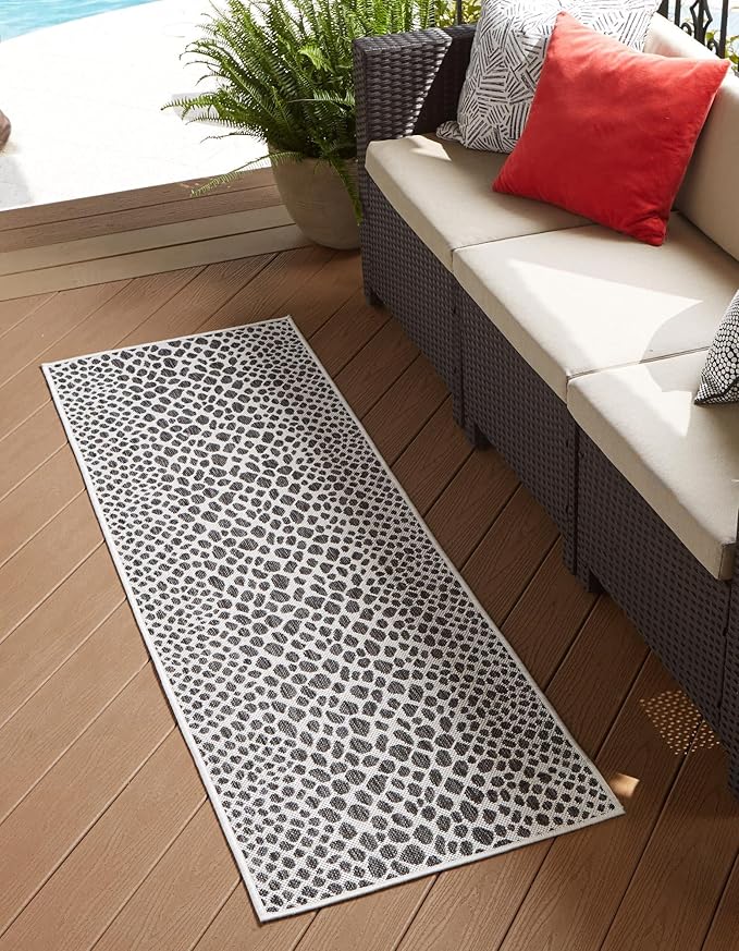 Unique Loom Outdoor Collection Area Rug - Cape Town (2' x 7' 1" Runner, Black/ Ivory)