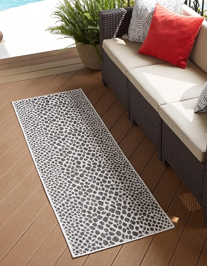 Unique Loom Jill Zarin Outdoor Collection Area Rug - Cape Town (2' 7'' x 12' Runner, Black/ Ivory)