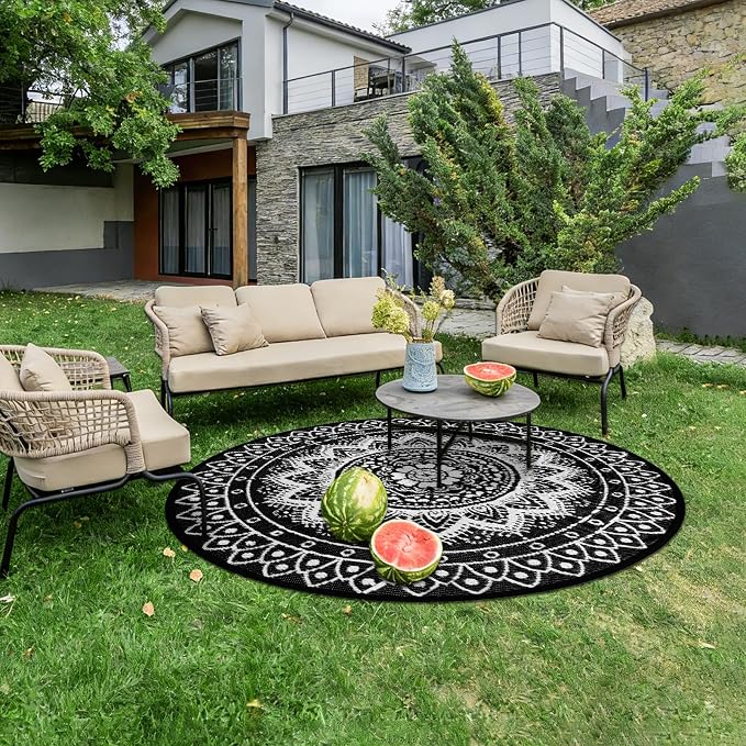 Round Outdoor Rugs for Patios, 5Ft Waterproof Reversible Plastic Straw Mat with Carry Bags, Boho Lightweight Outdoor Carpet Portable Round Floor Mat for Patio Camping Picnic Backyard RV,Black & White